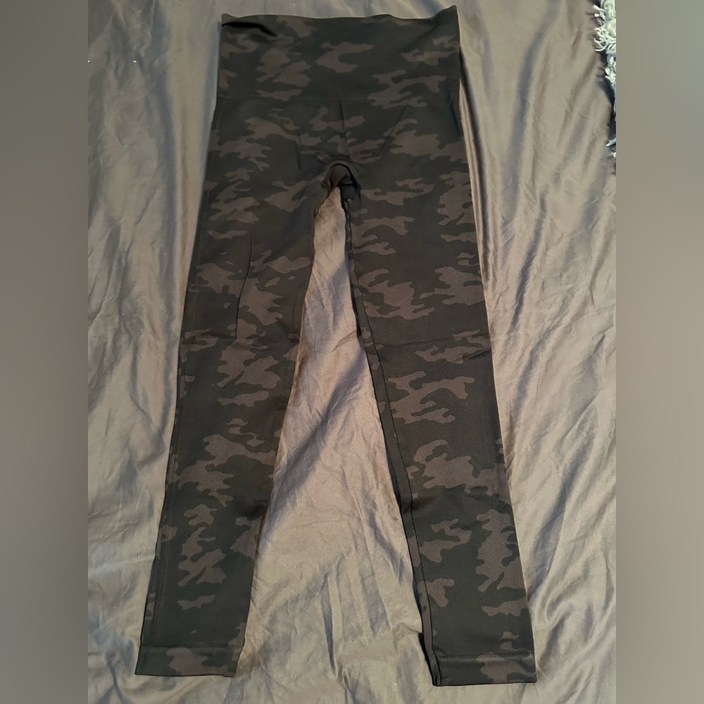 Spanx Booty Boost Active Camo 7/8